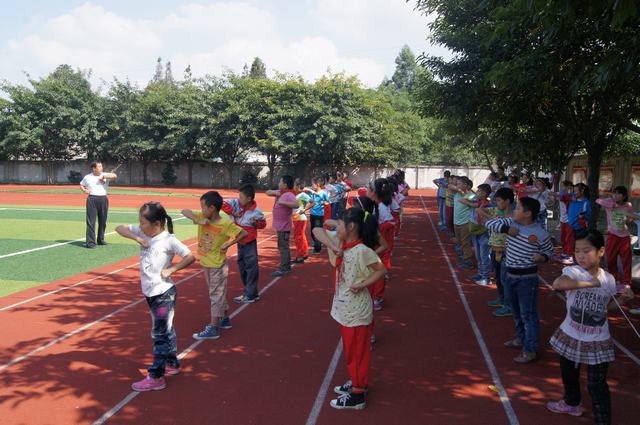 希望小学，播撒爱的力量